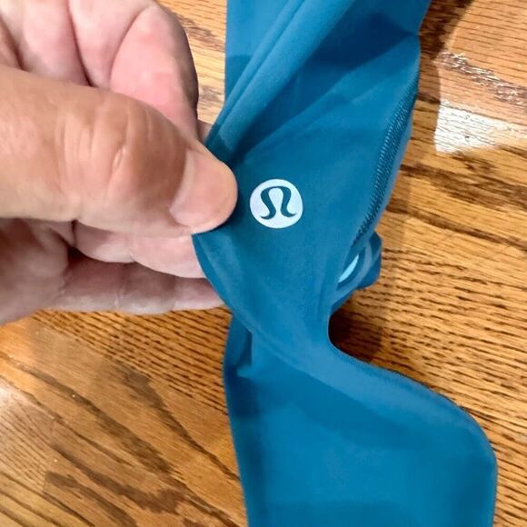 Lululemon Speed Limit 23” Cropped Leggings. Dark Teal. Size 6. - Picture 3 of 8